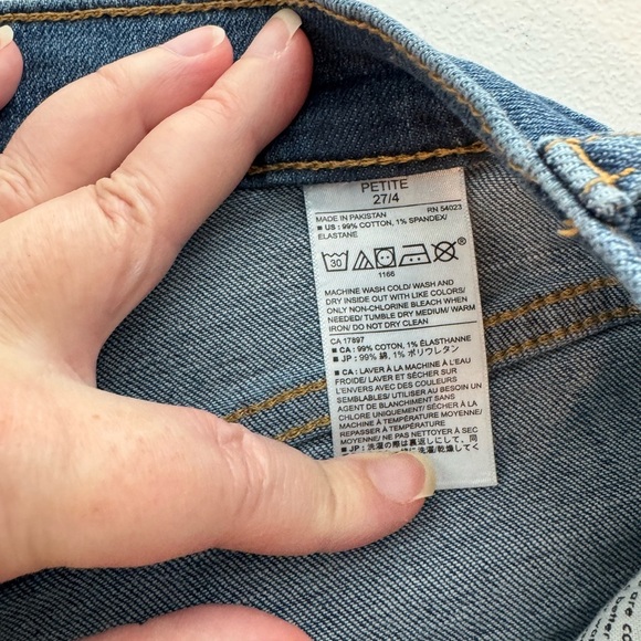 Banana Republic Factory High Rise Straight Jeans
Size 27/4 Petite - Picture 9 of 11